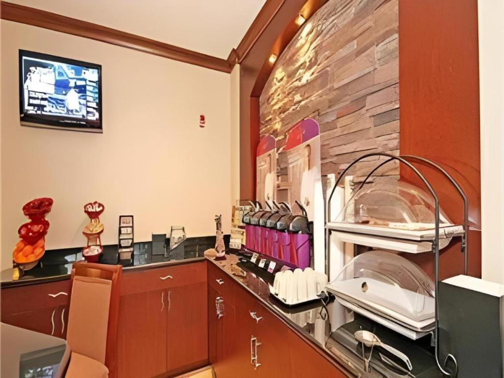 Staybridge Suites Newport News Esterno foto
