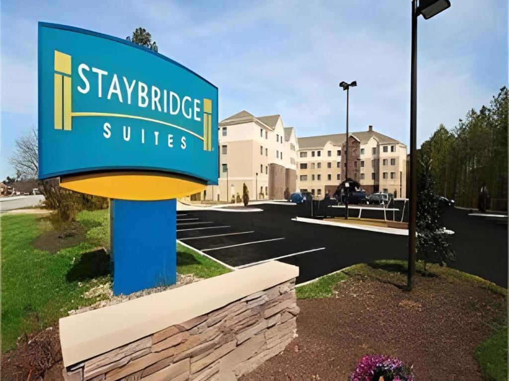 Staybridge Suites Newport News Esterno foto