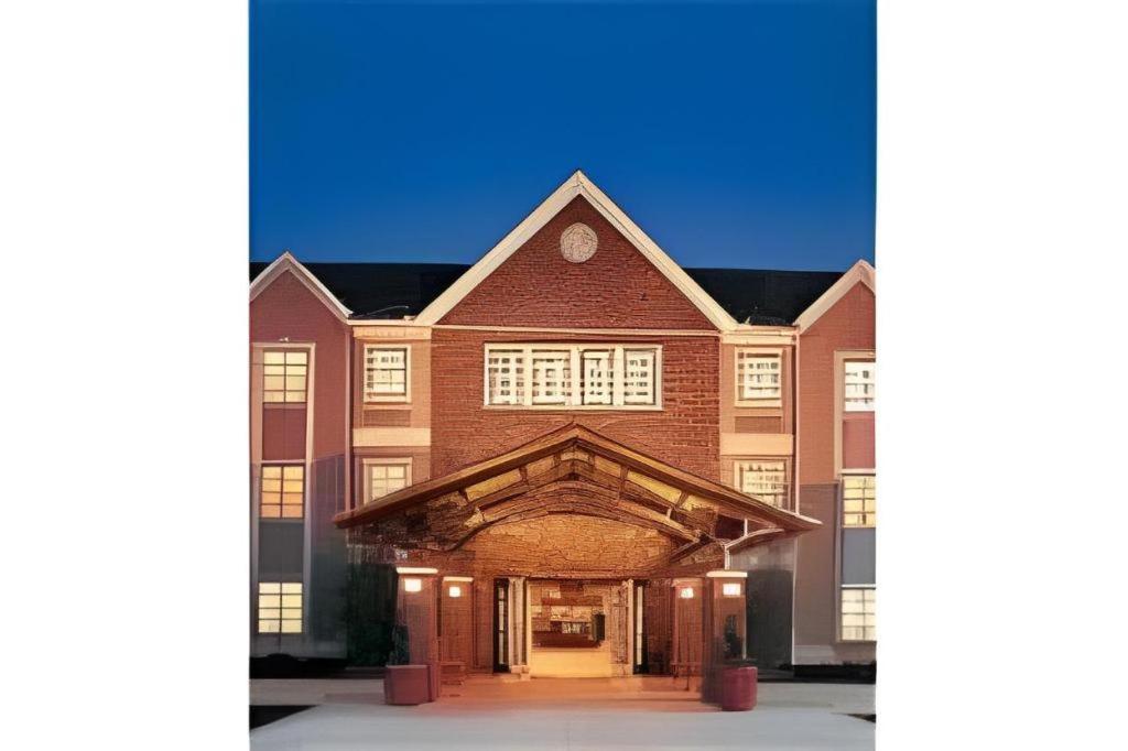 Staybridge Suites Newport News Esterno foto